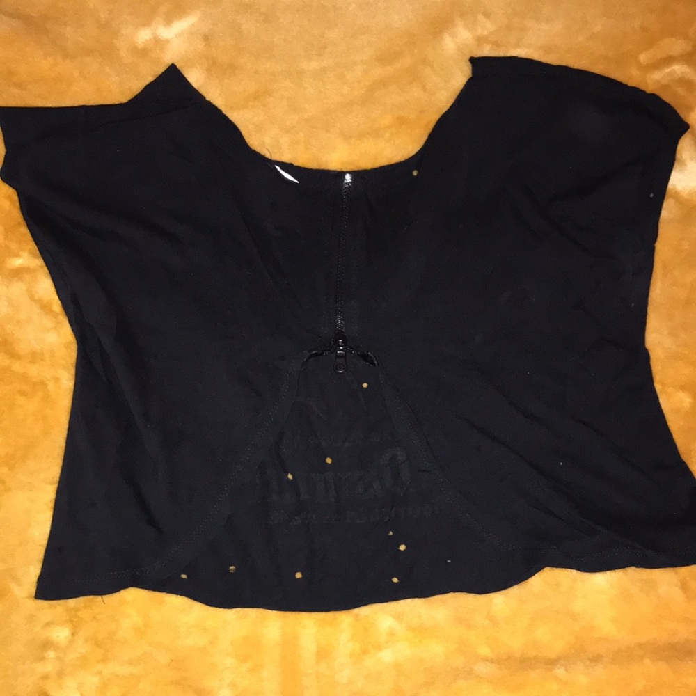 Distressed top - Picture 2 of 2